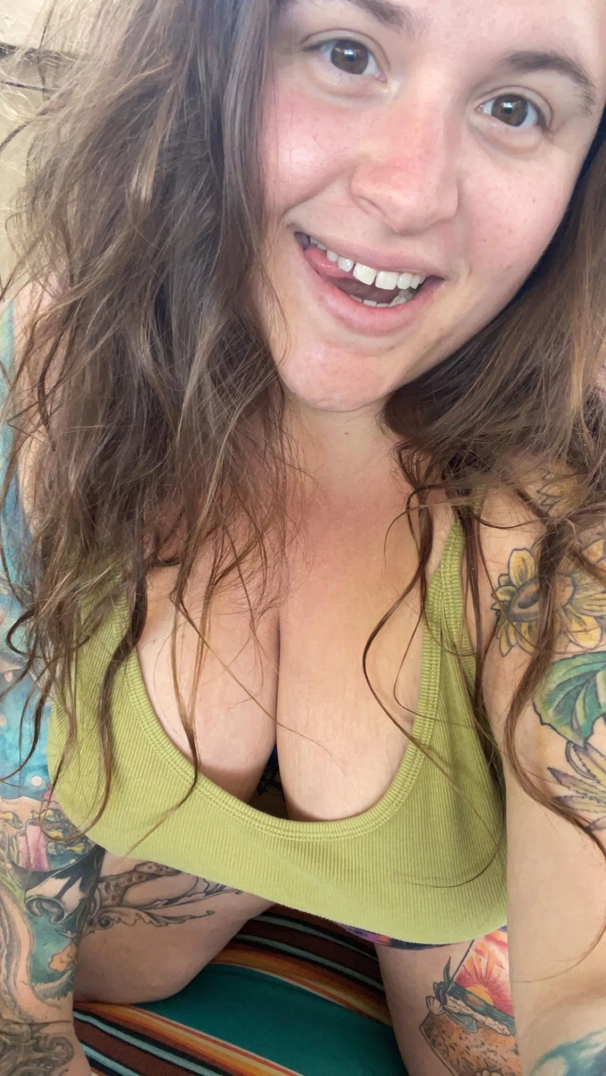 big natural titties ,tats and a flirtatious soul let this naughty bbw stoner brighten your day!
