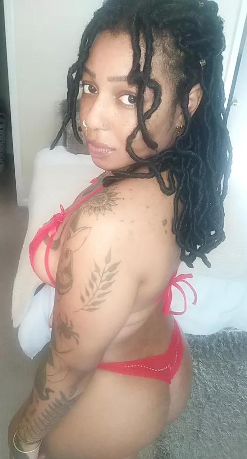 Do you like bright colors on me?