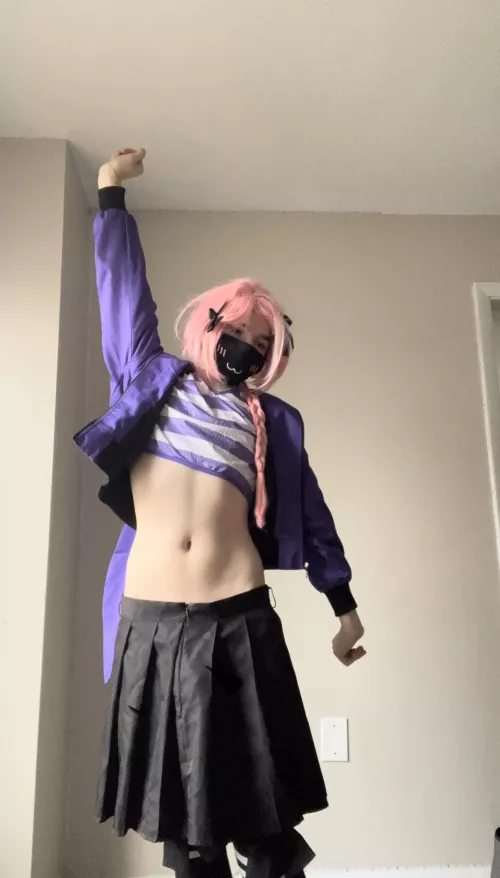 Doing my morning stretches :3