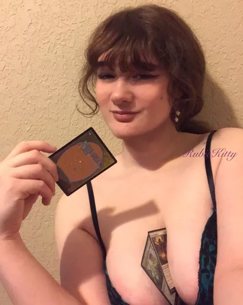 [F] I hope you don’t mind how I hold my cards😉