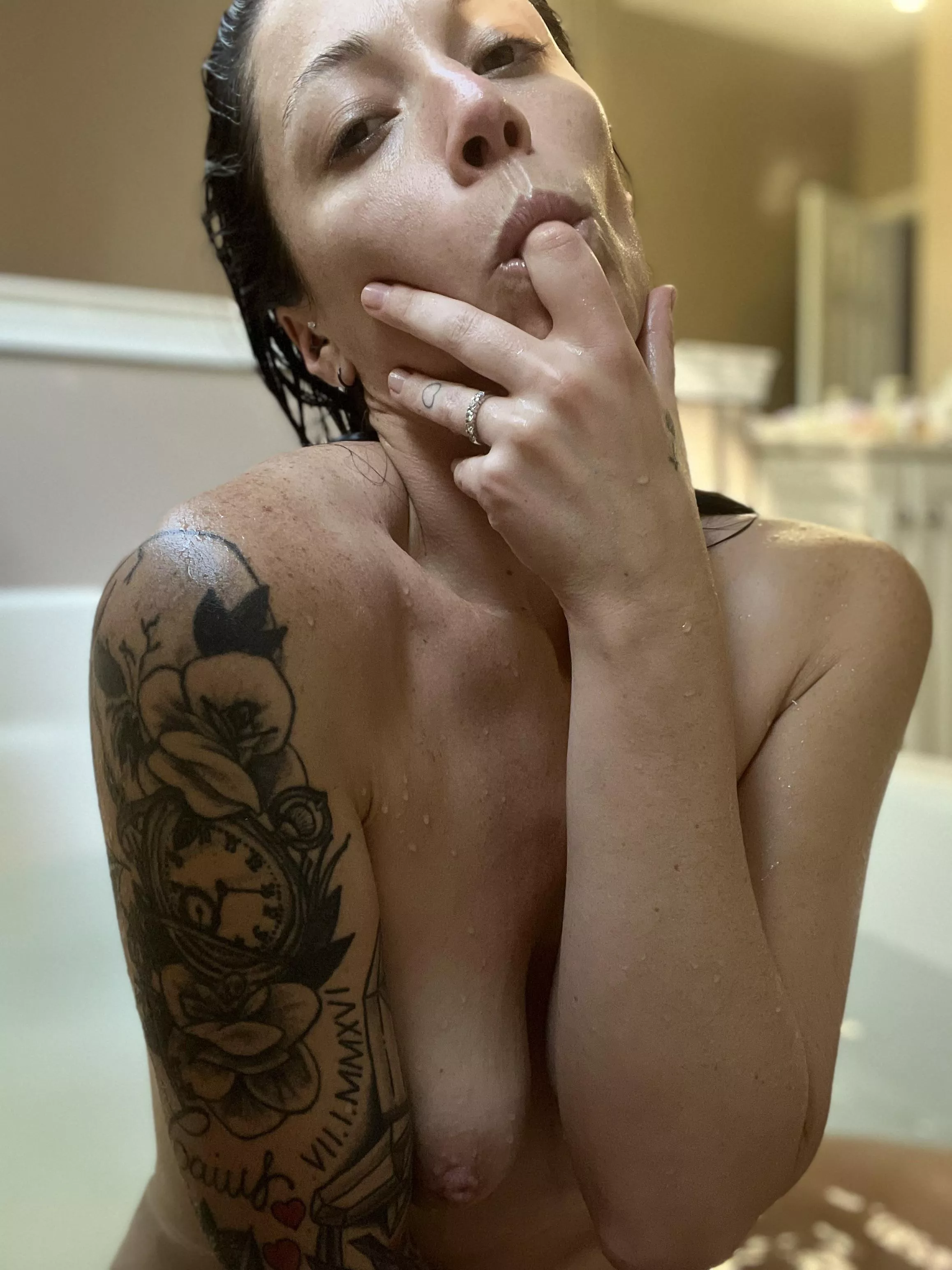 Fingerlicking good😈