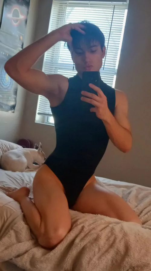 Got da skin tight one piece on