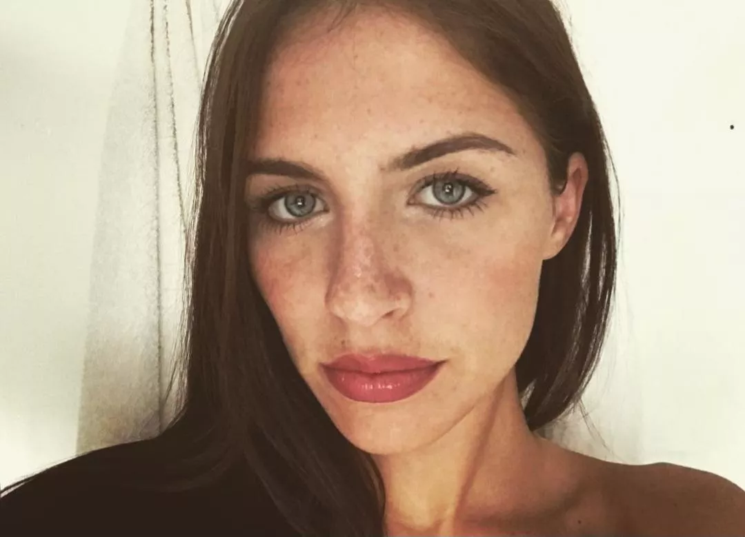 Her eyes are so pretty