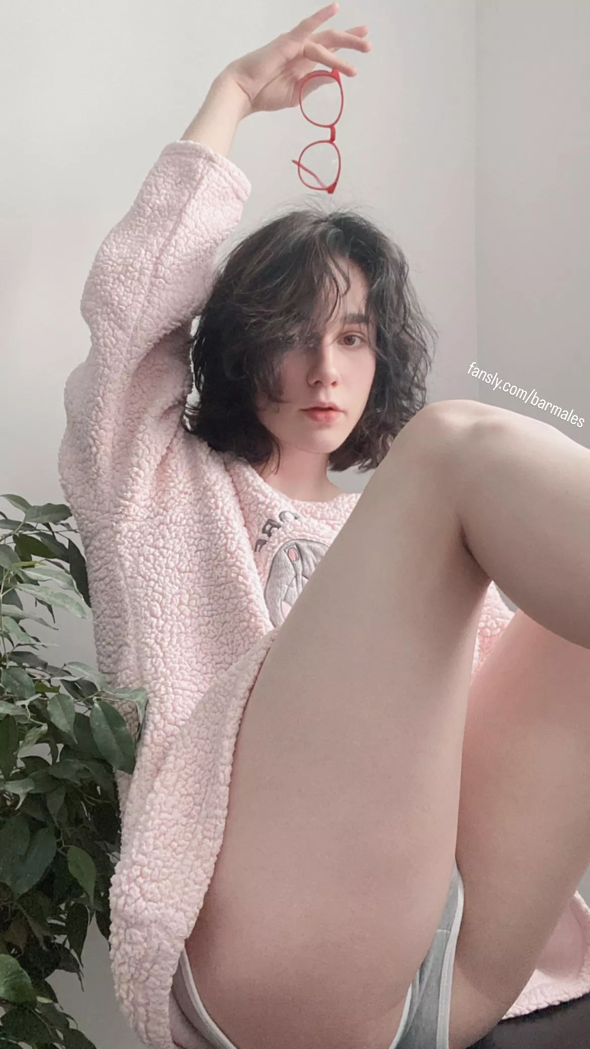 hope you like my soft pink sweater 🤭💗