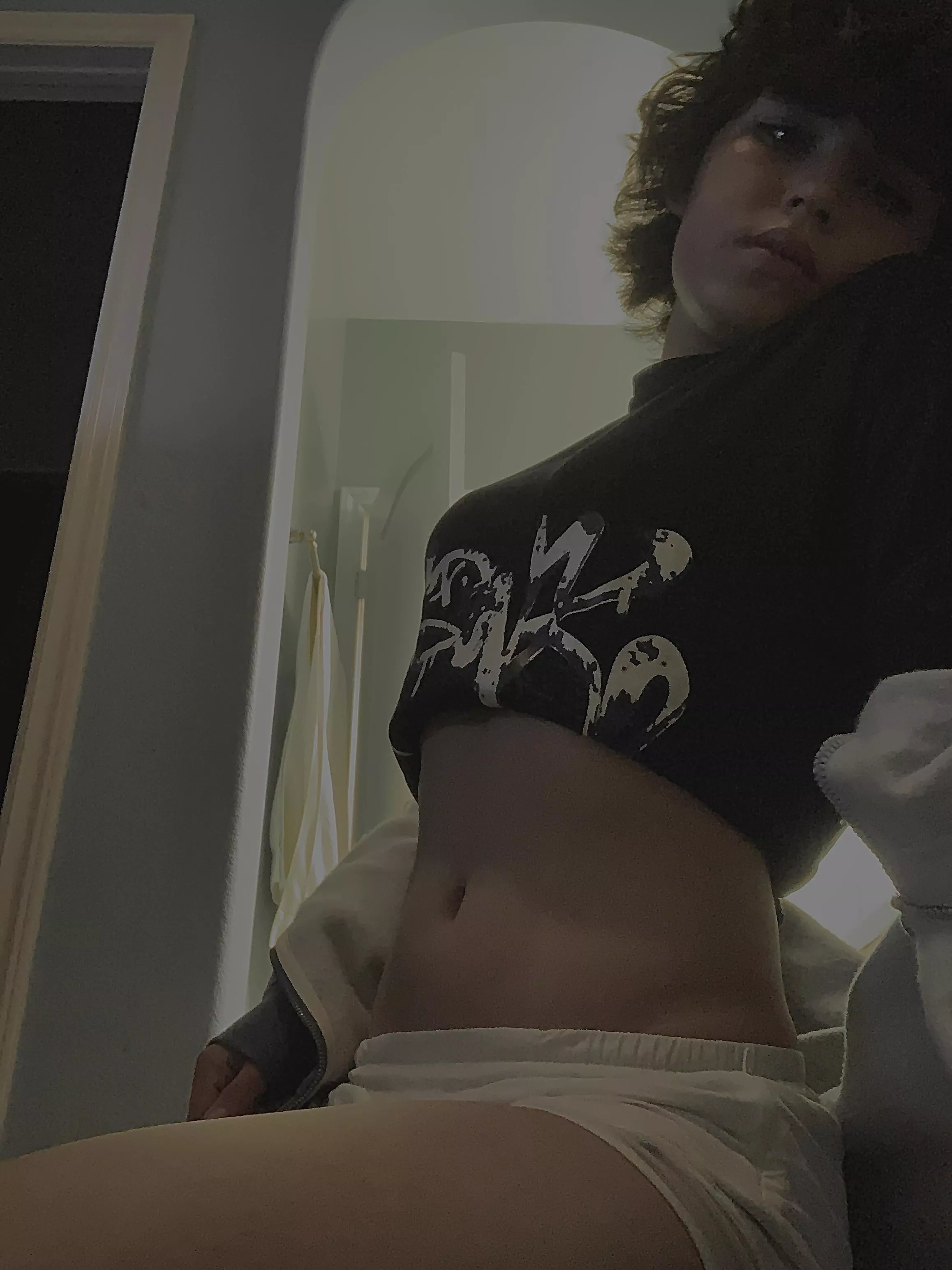 how is my femboy physique ^-^