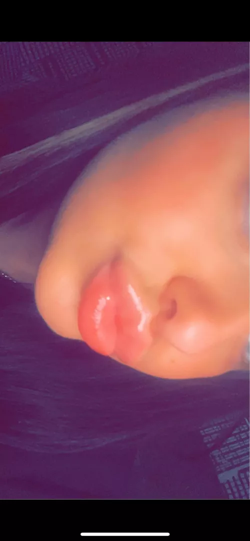 I posted here yesterday but my account got banned :( how would you use my lips?