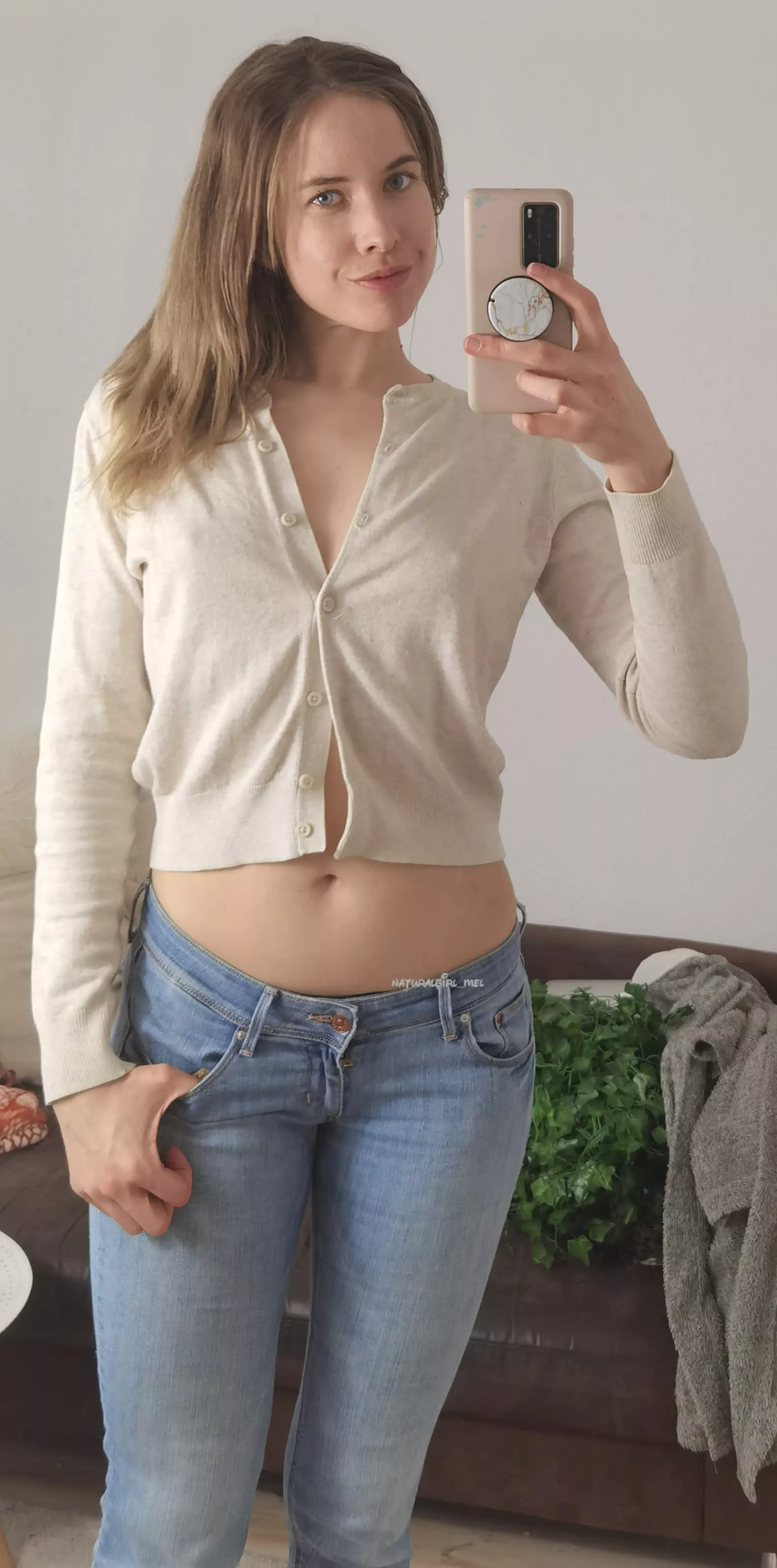 Jeans and no bra