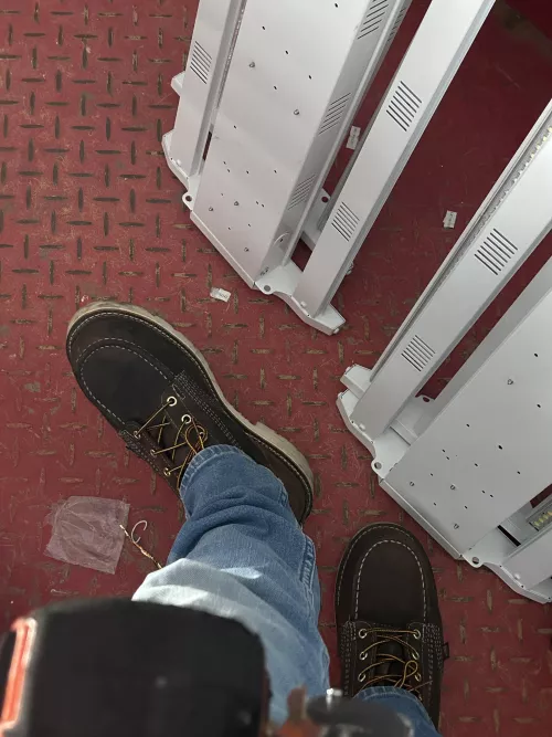 Just a happy sparky wearing Thorogoods.