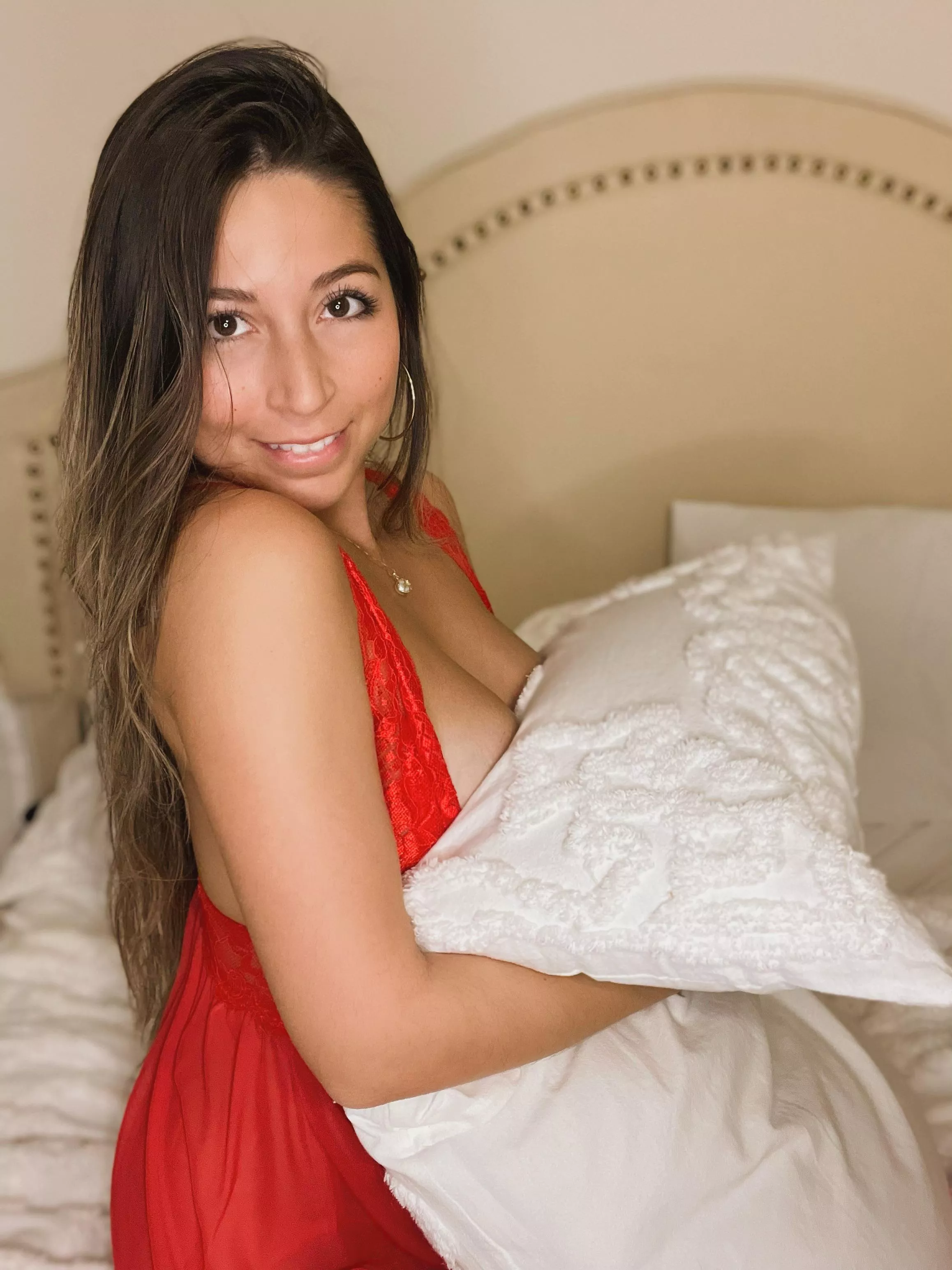 Latinas are made for pleasure, don’t you agree?