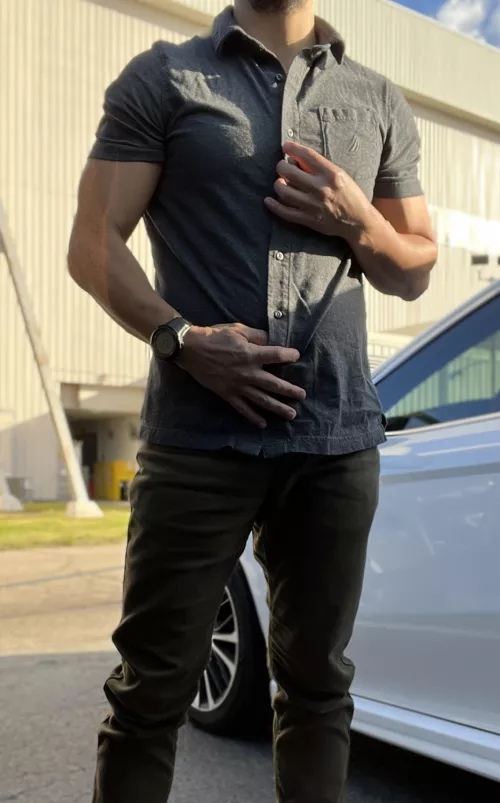 Looks like someone forgot to iron his shirt 🤣🤣