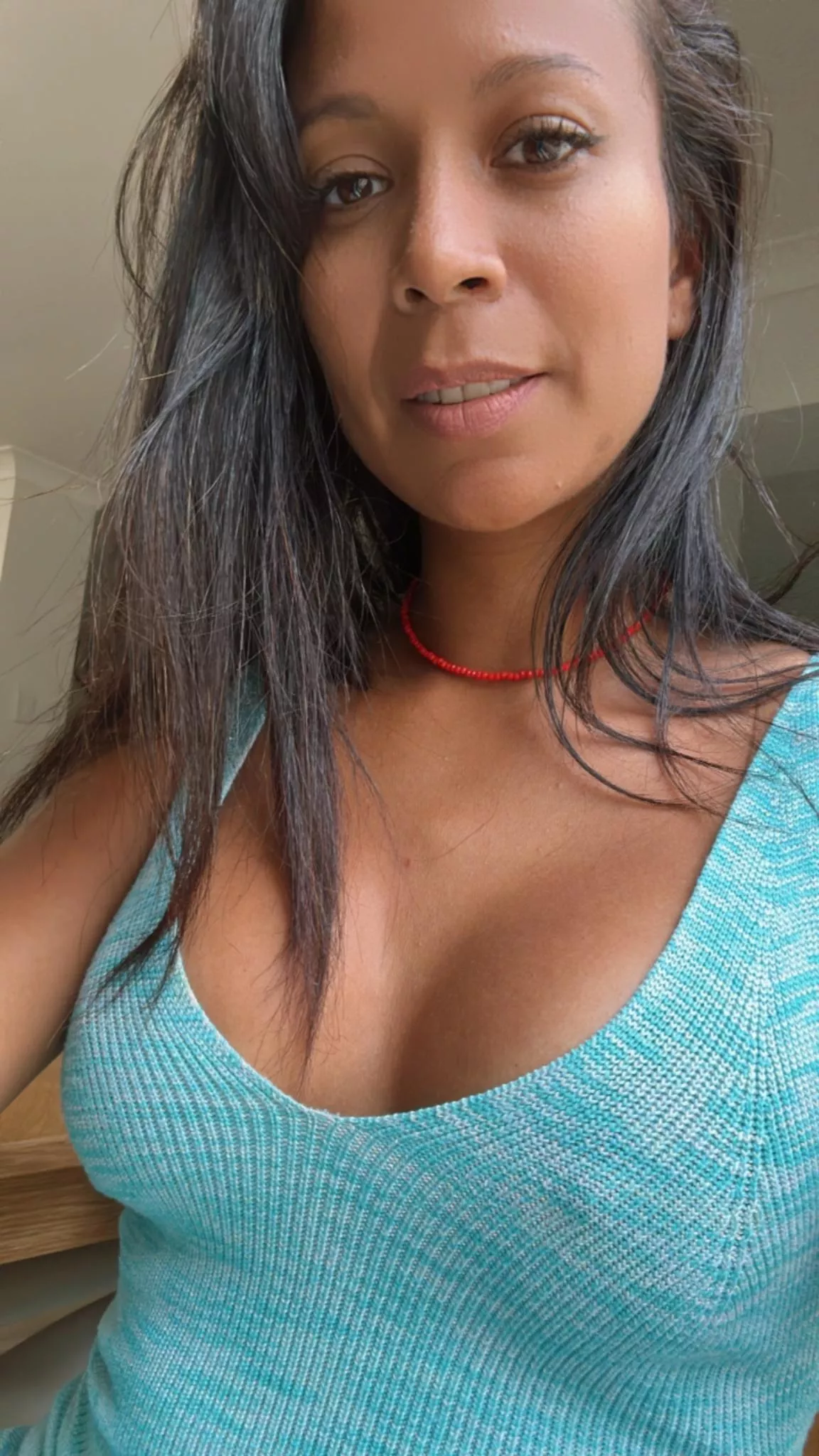 Love how my cleavage looks when it's tanned