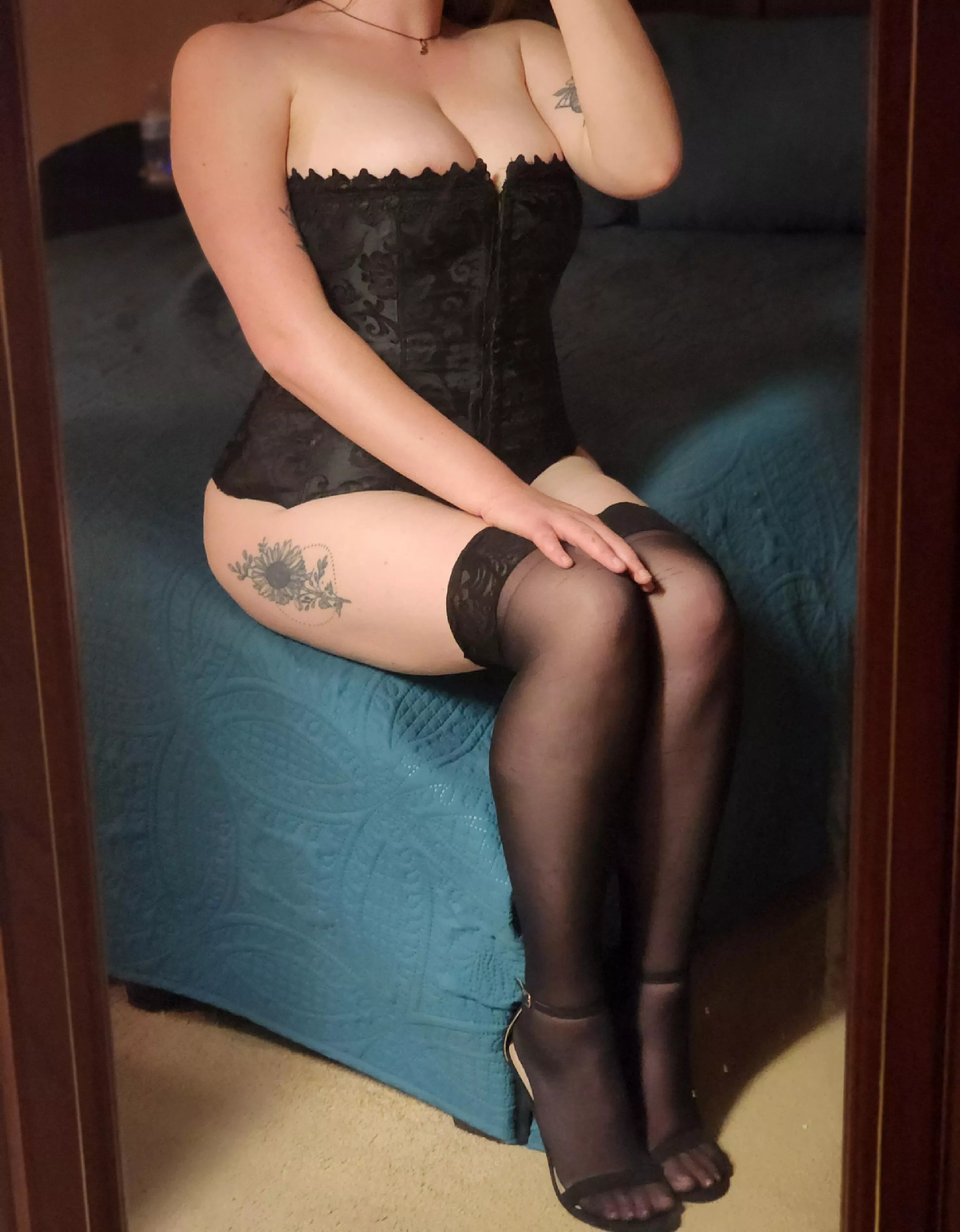 Mildly addicted to the thought of someone opening this post in public😏