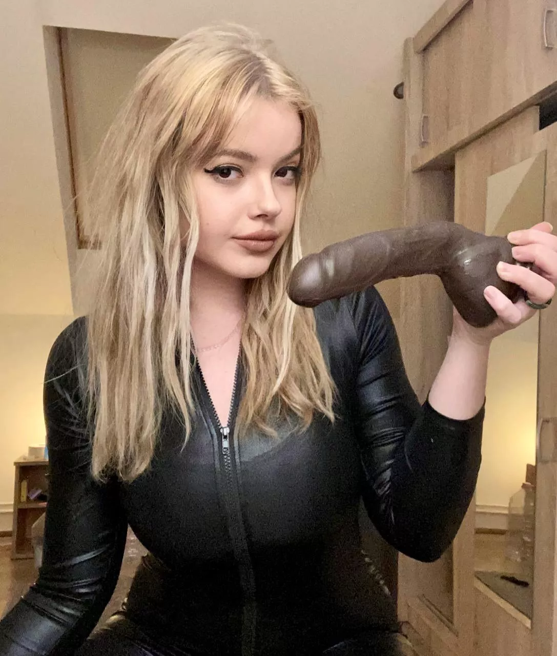 Moan for mle while I stick it in your asshole