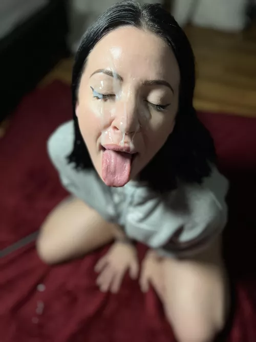 Please give me more. 👅