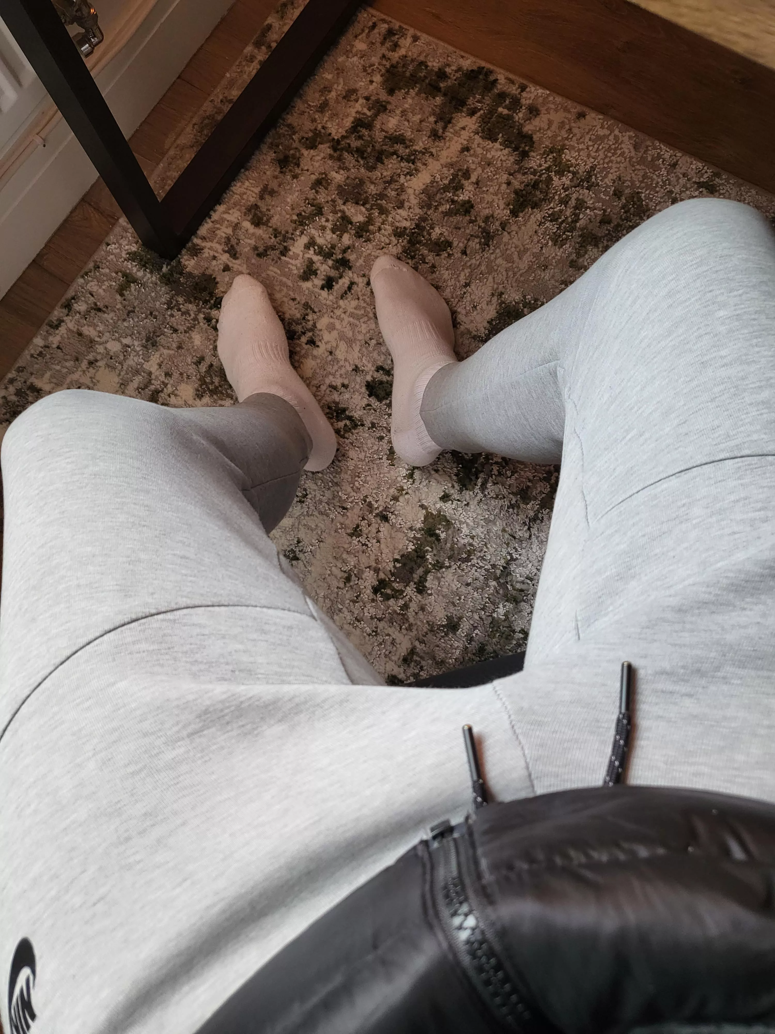 Pull my dick out these techs and worship me 😈😘