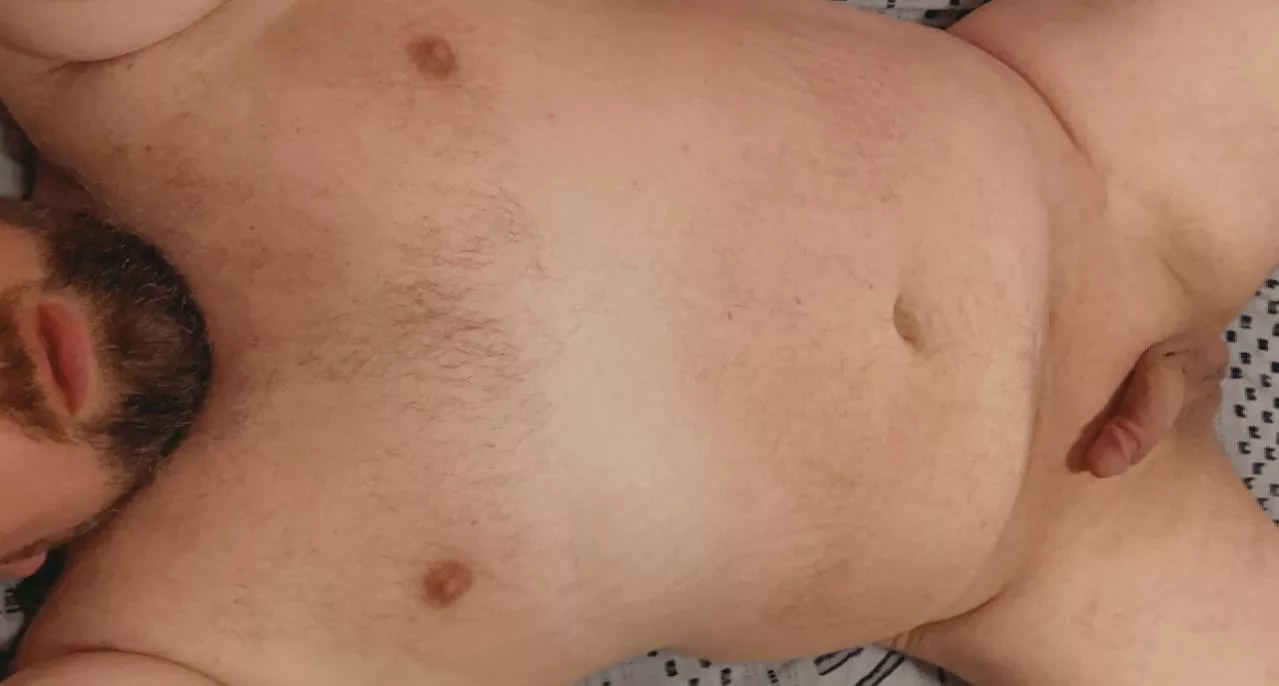 Rainy Friday mornings are perfect for staying in bed and cuddling up. TGIF, y’all!