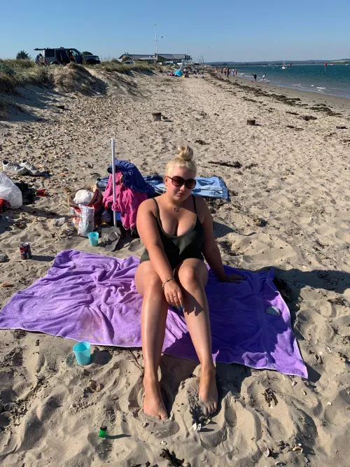 Soaking up the sun and salty breeze on this beautiful beach day ☀️🏖️