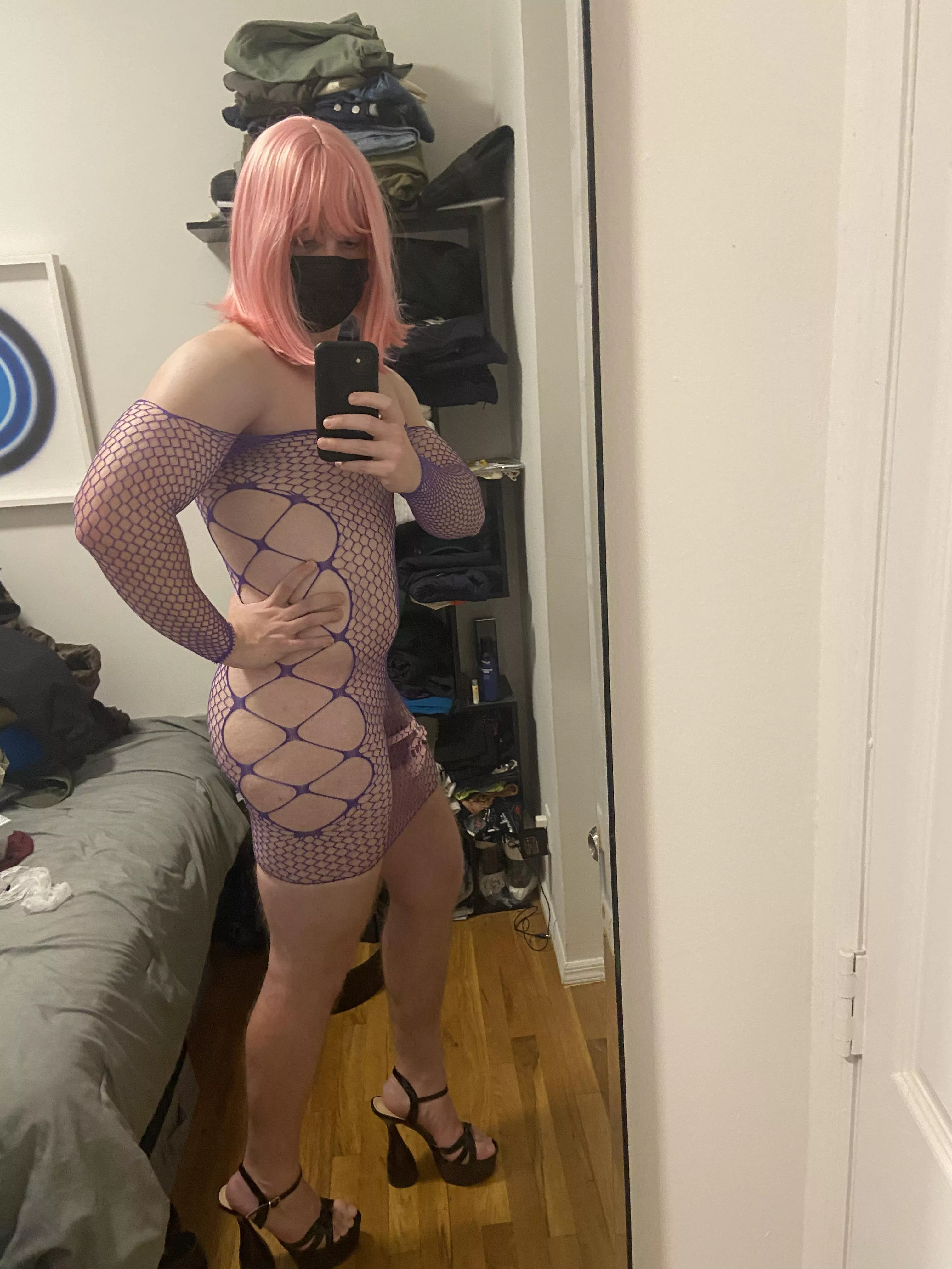 Spoil me with new fishnet please 😈🤪