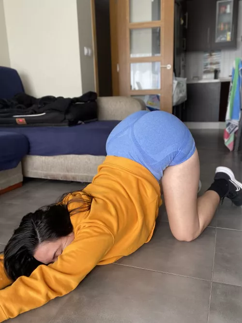 Stretching routine before hitting the treadmill