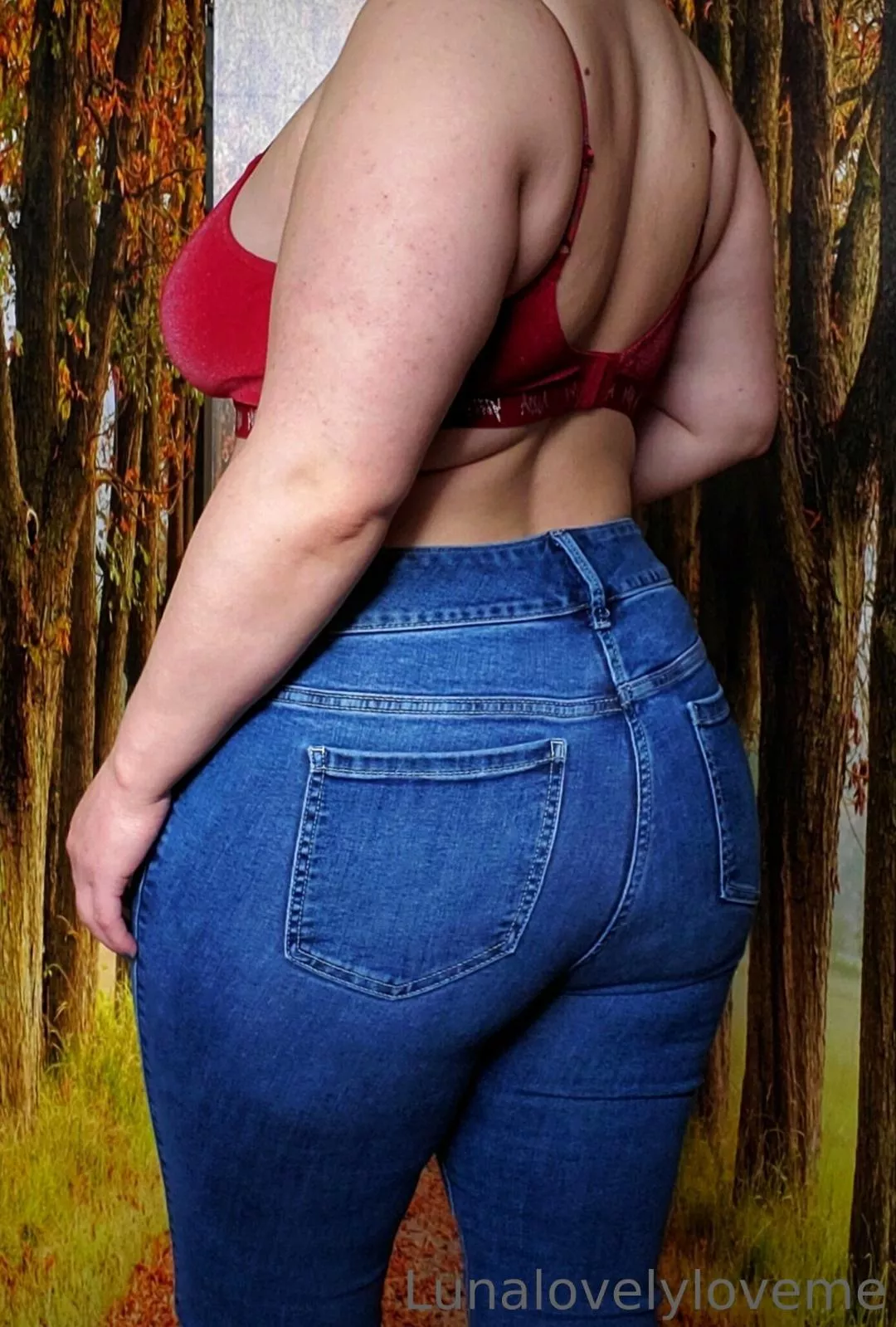 Thick girl in tight jeans
