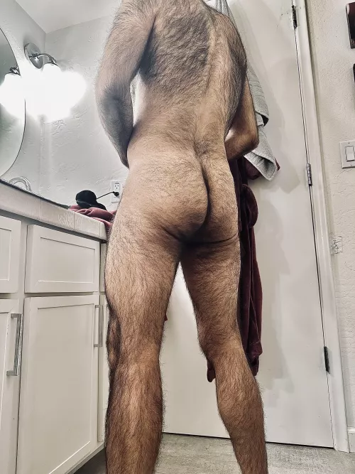 “To me, beauty is about being comfortable in your own skin. It’s about knowing and accepting who you are” -ED-