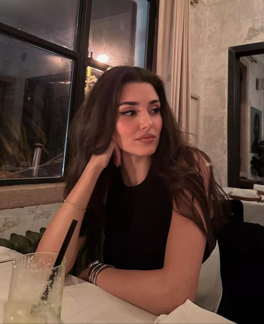 Turkish beauty Hande Ercel