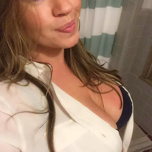 White shirt/black bra…but make it more obvious ;)