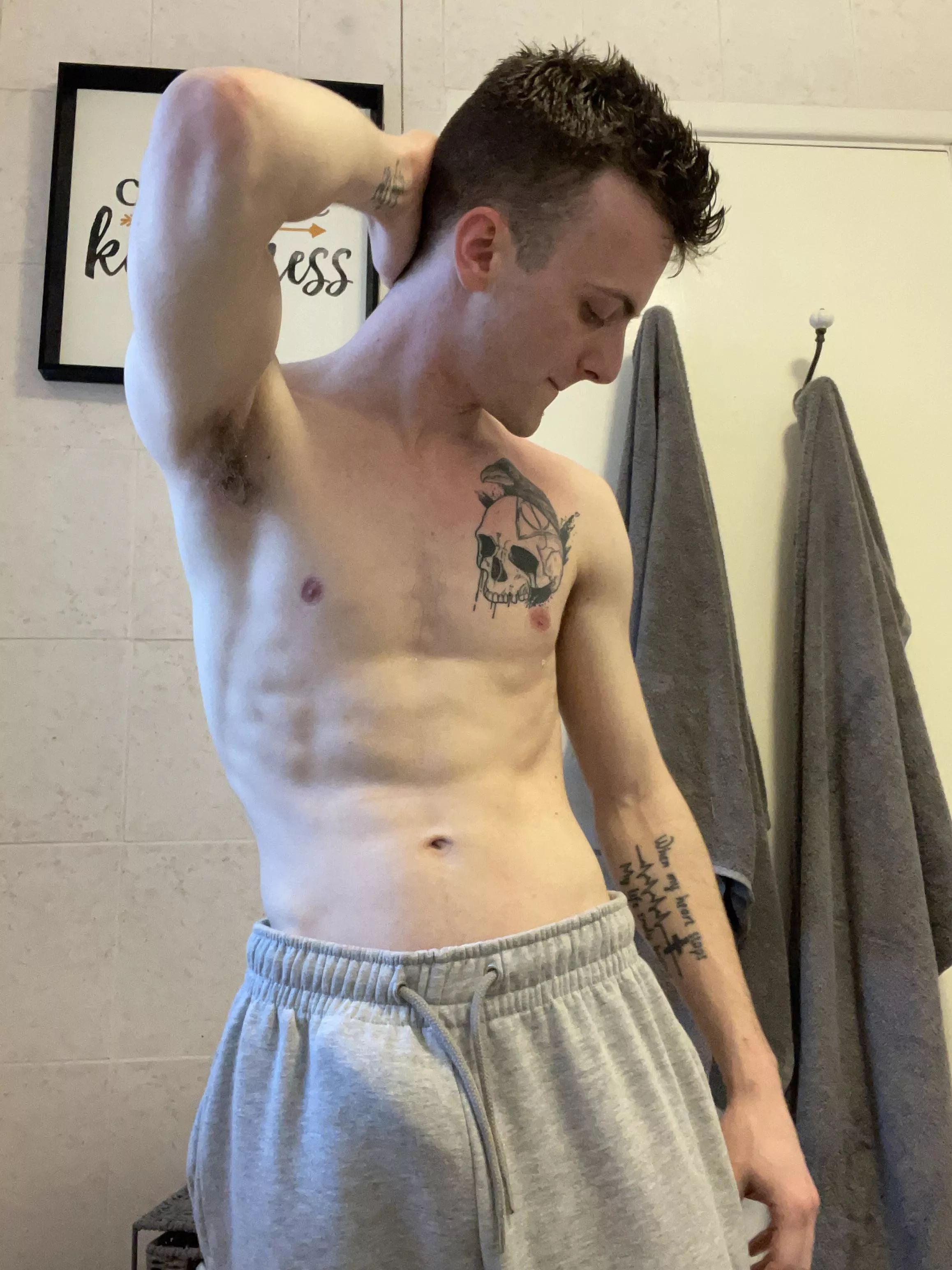 Who doesn’t love grey sweatpants