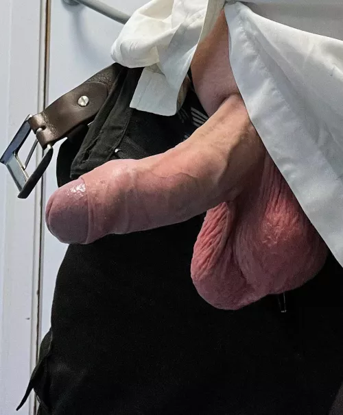 2:30am at work and my cock is hard with no one to play with