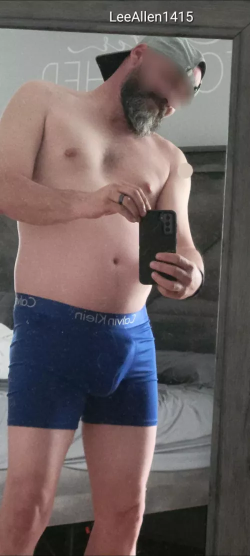 [41] A beard, a bulge, and a backwards hat 😜