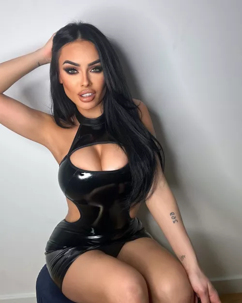 Have a kinky Saturday 👄