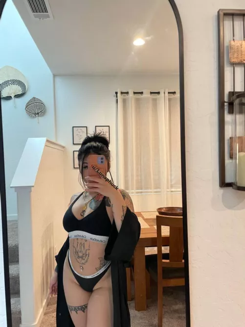 I’ll prob get ignored but, hi :)