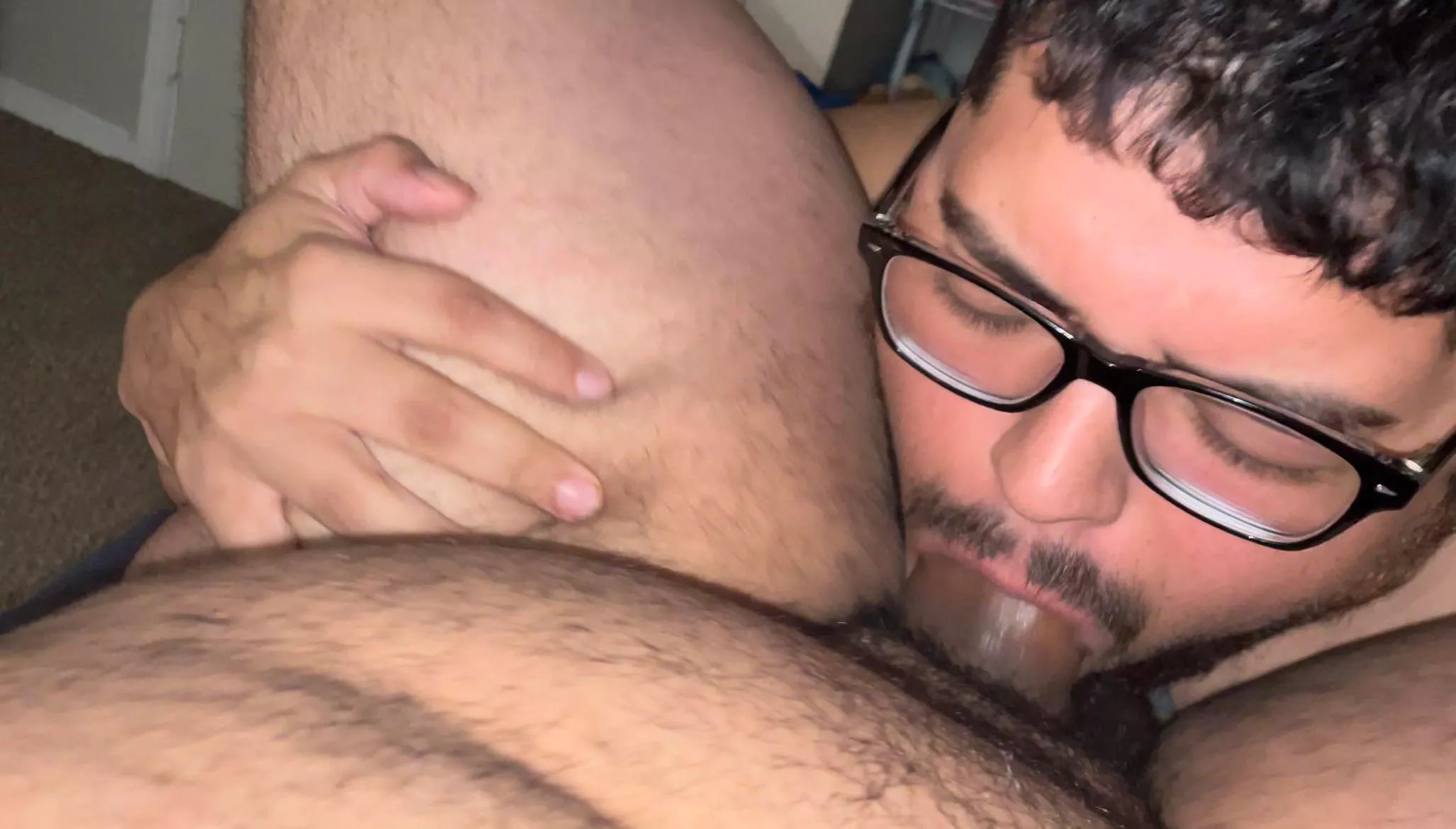 Love sucking cock 😈