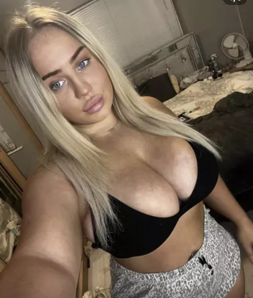 Molly’s Melons 🥵