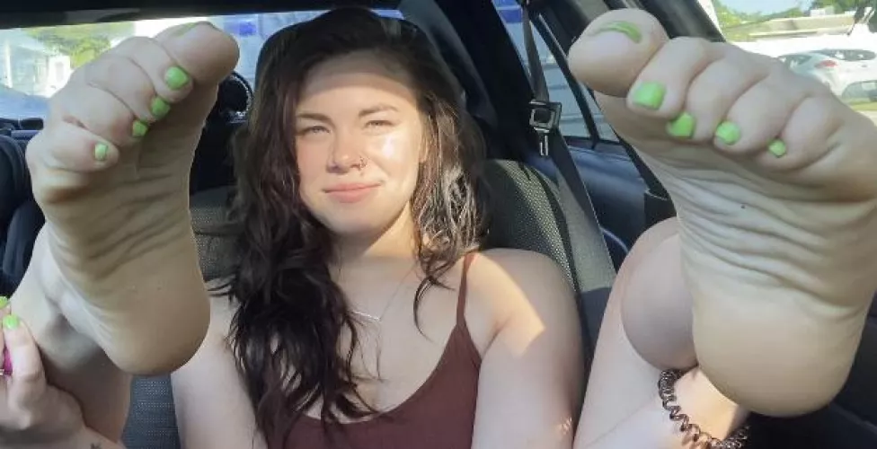 Oc I’m smirking only cause I’m imagining the things you’d do to my toes and soles 😉