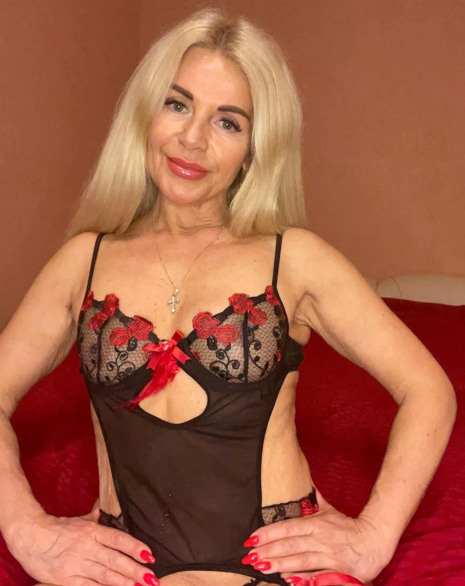 teasing friday with spicy blonde