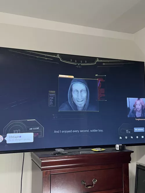 Twitch stream info never goes away.