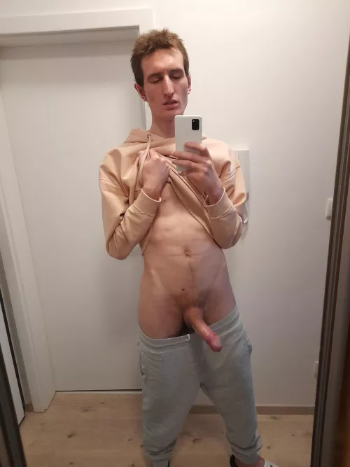 Who wants to suck my cock?