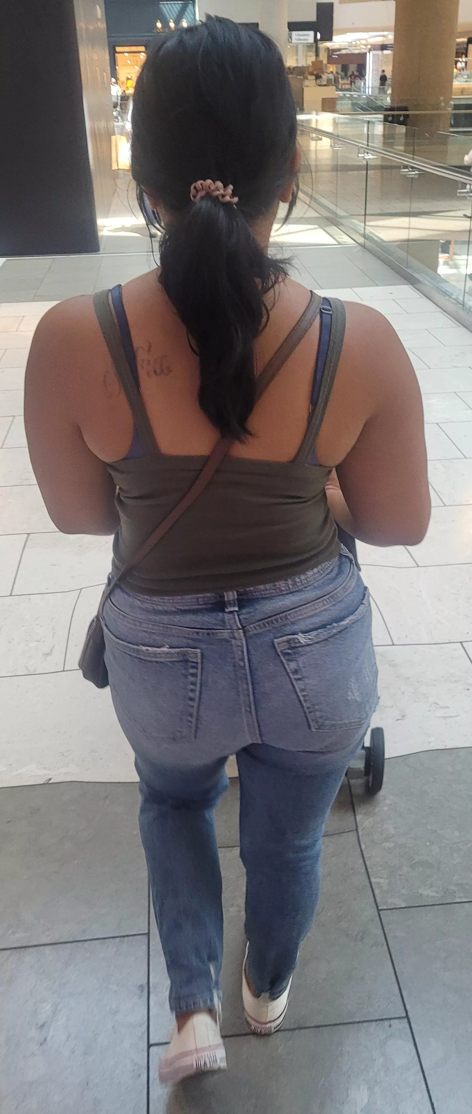 Buzzed wife here. Mad at hubby. Ugh what a rough day. 32f latina.wanna chat?