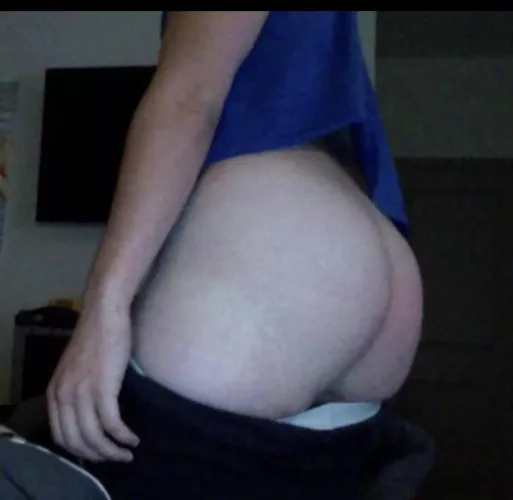 Dm me and tell me all the things you’d do to my tight ass daddy