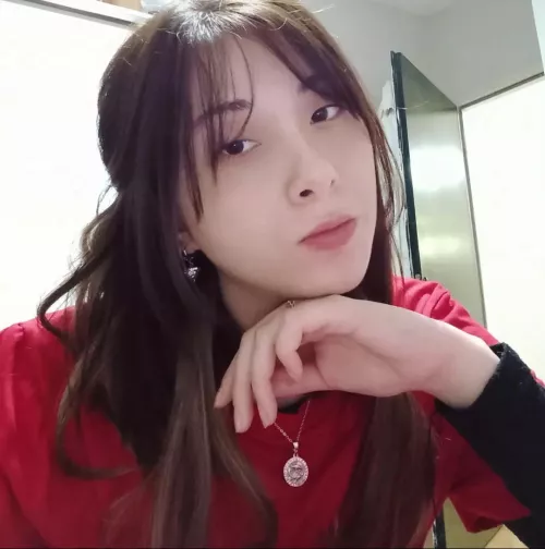 Do I look too feminine for others liking ?