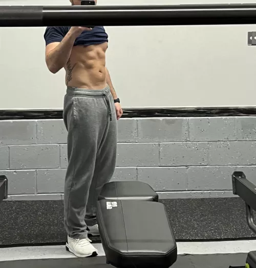 Gy[m] buddy wanted….