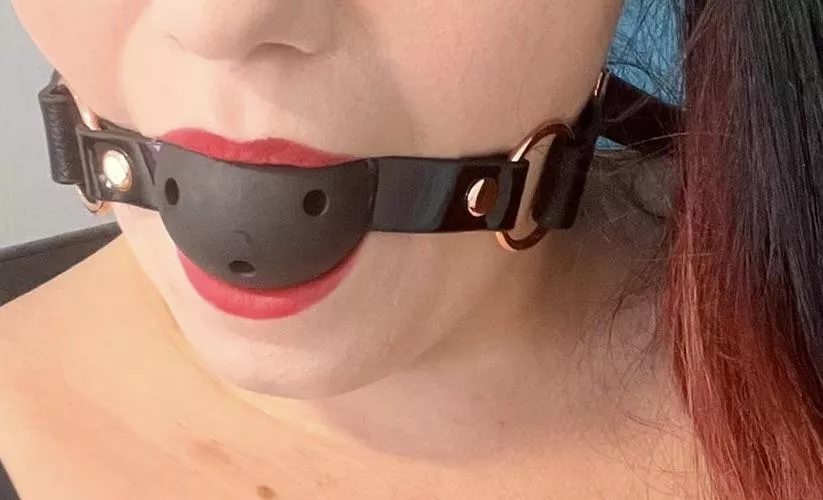 I may be gagged, but I sure can squeal… 😉