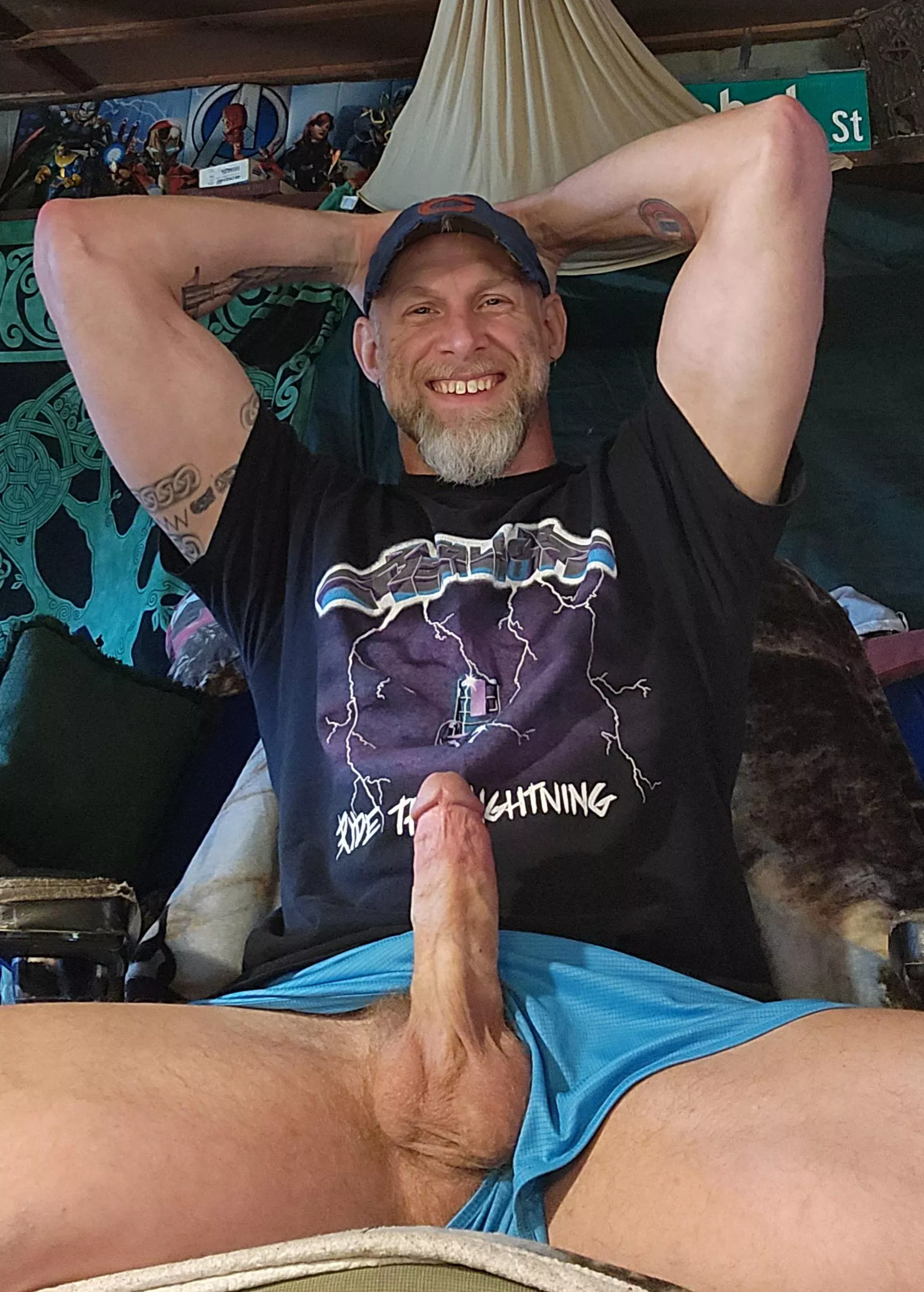 Jump on! This seat also runs on electricity, but it's better for you than Metallica's [47]