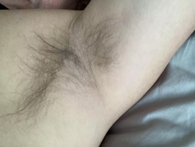 Just back from gym, let’s chat! DM me