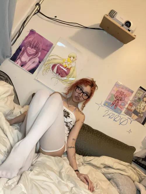 Long legs and thigh highs go so well together~