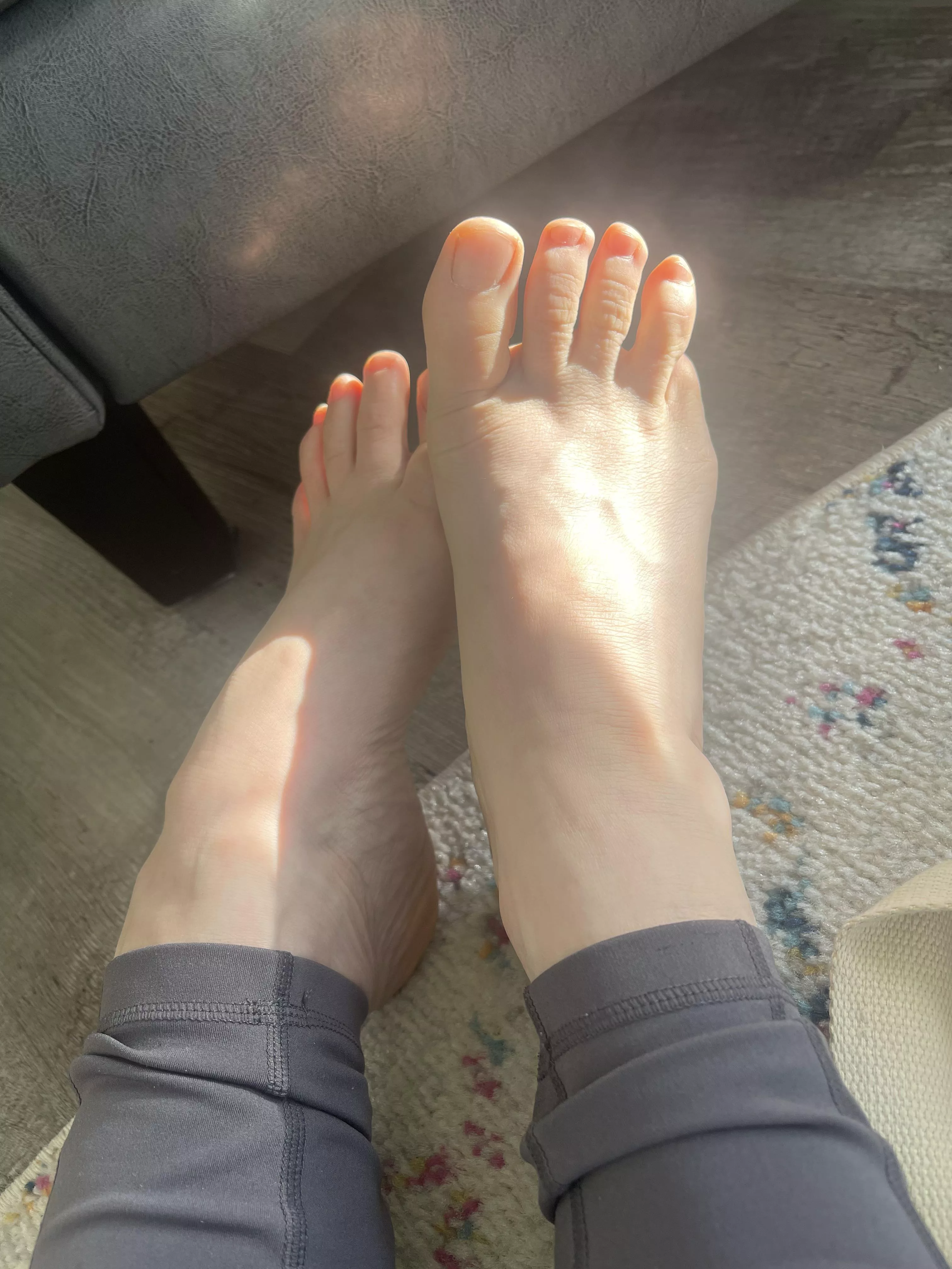 Magical sunshine for my yoga today. Yummy