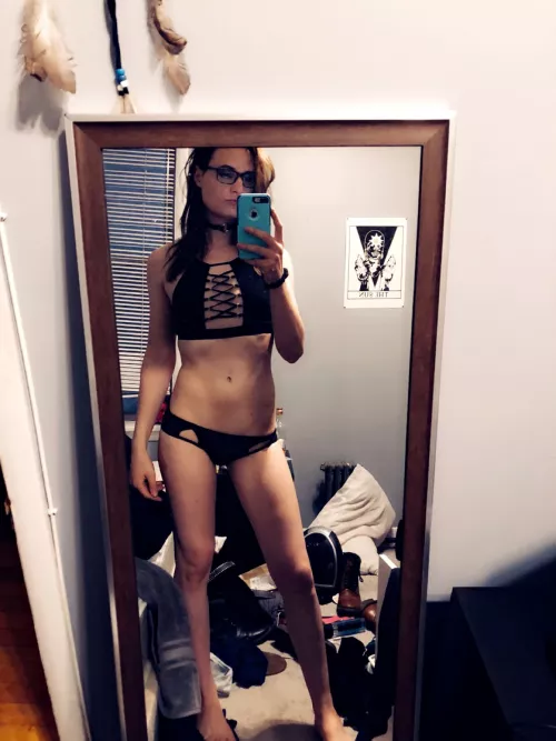 Nothing compliments my body like a nice little collar don't you think?