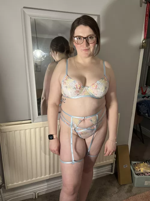 [oc] [F] [F24] - Let's get to know each other