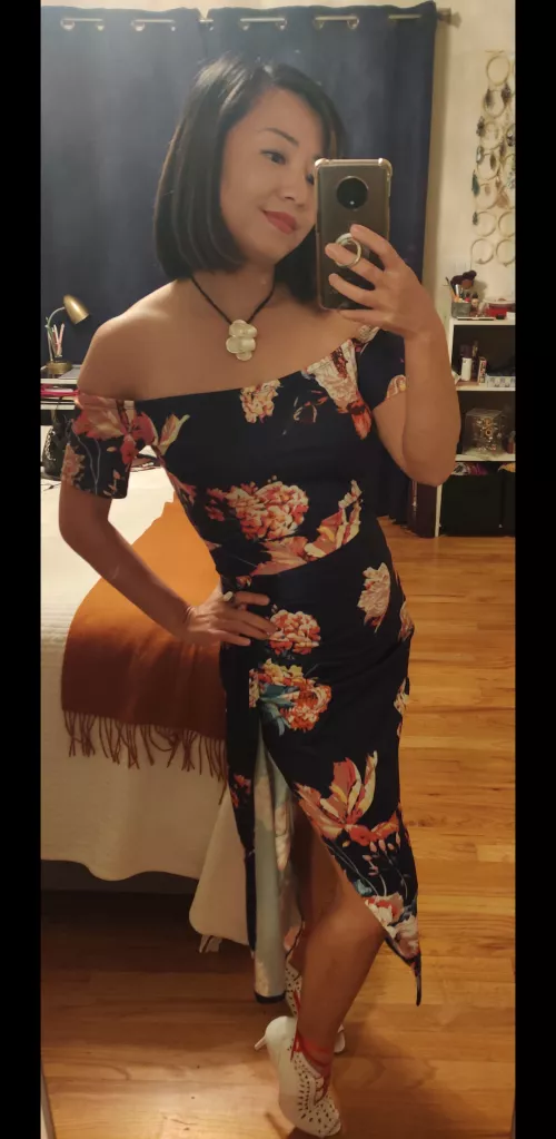 Off the shoulder dress 😘